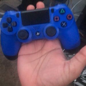 PS4 controller